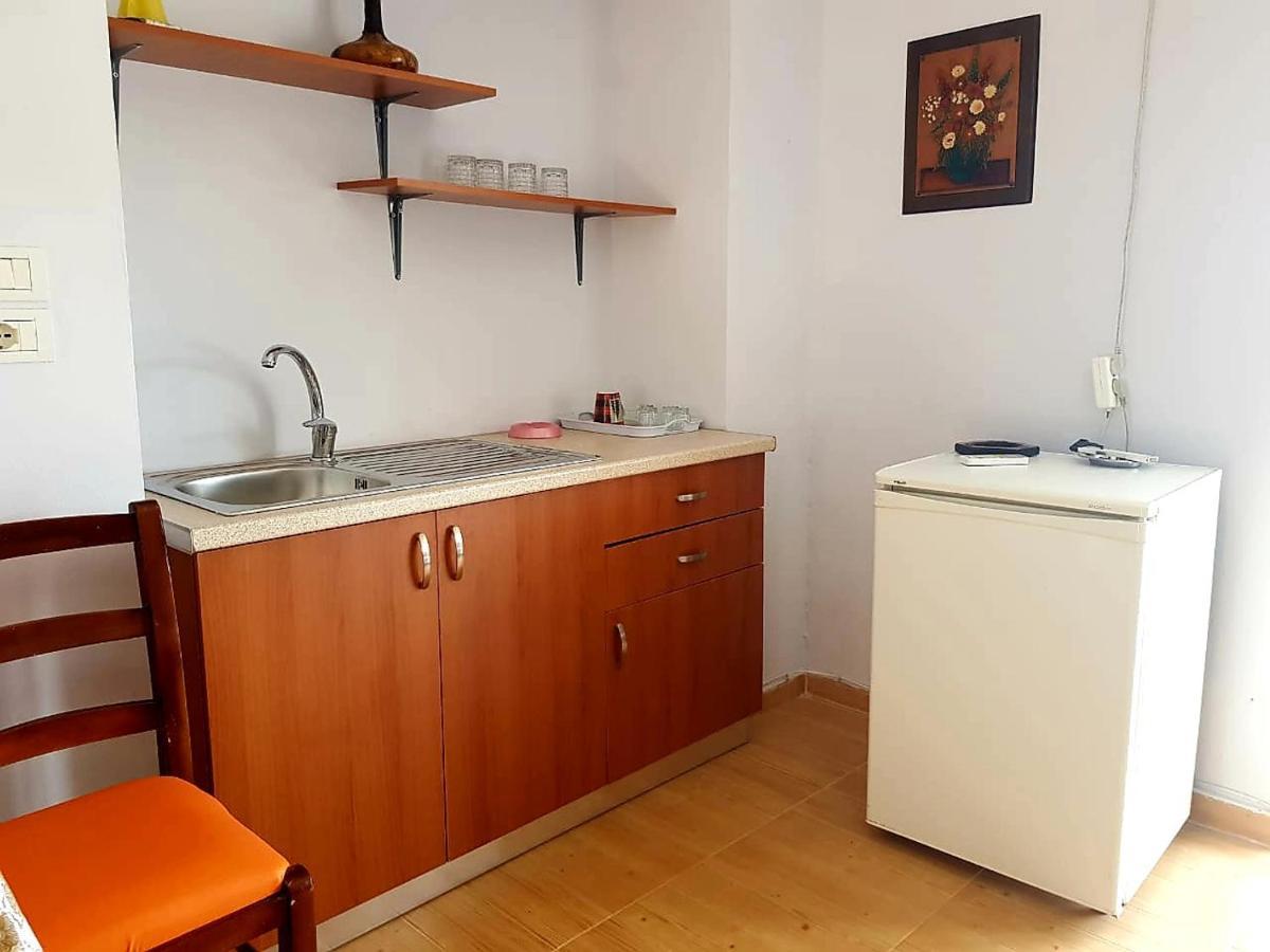 Aira Apartment Himare Ngoại thất bức ảnh
