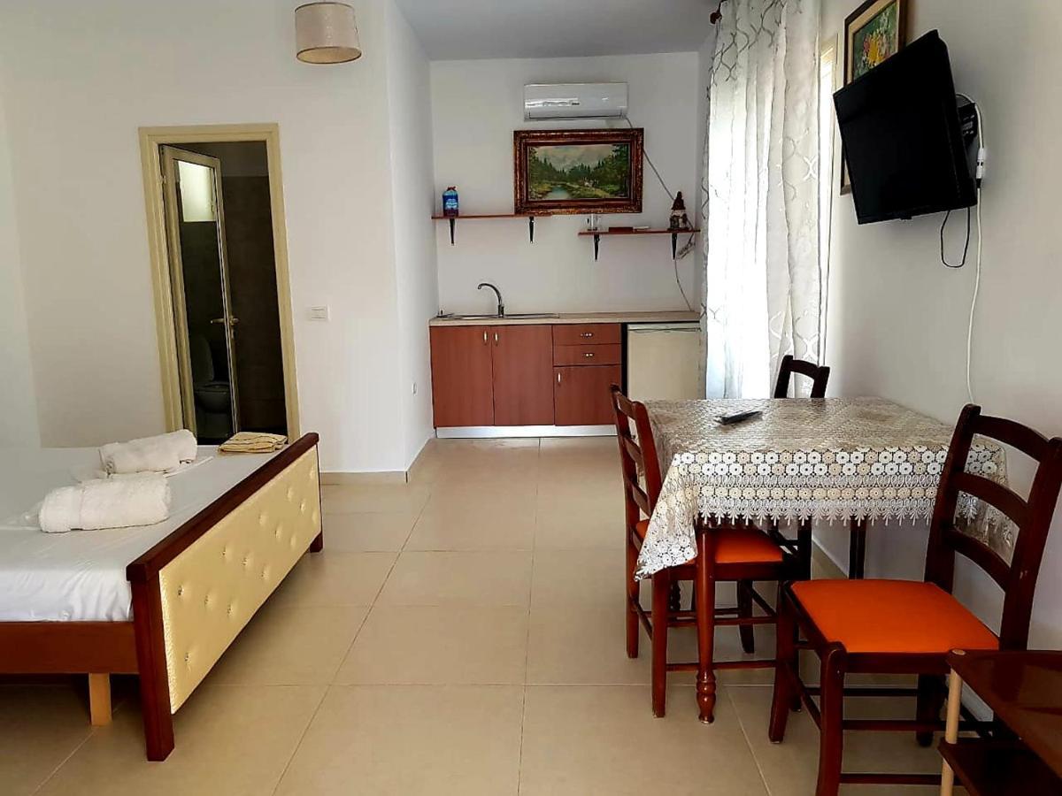 Aira Apartment Himare Ngoại thất bức ảnh