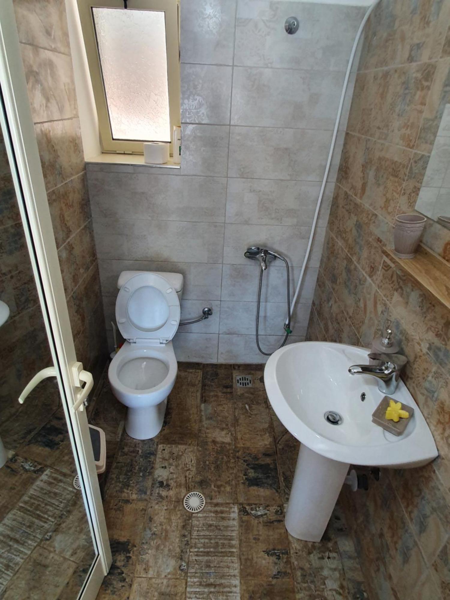 Aira Apartment Himare Ngoại thất bức ảnh