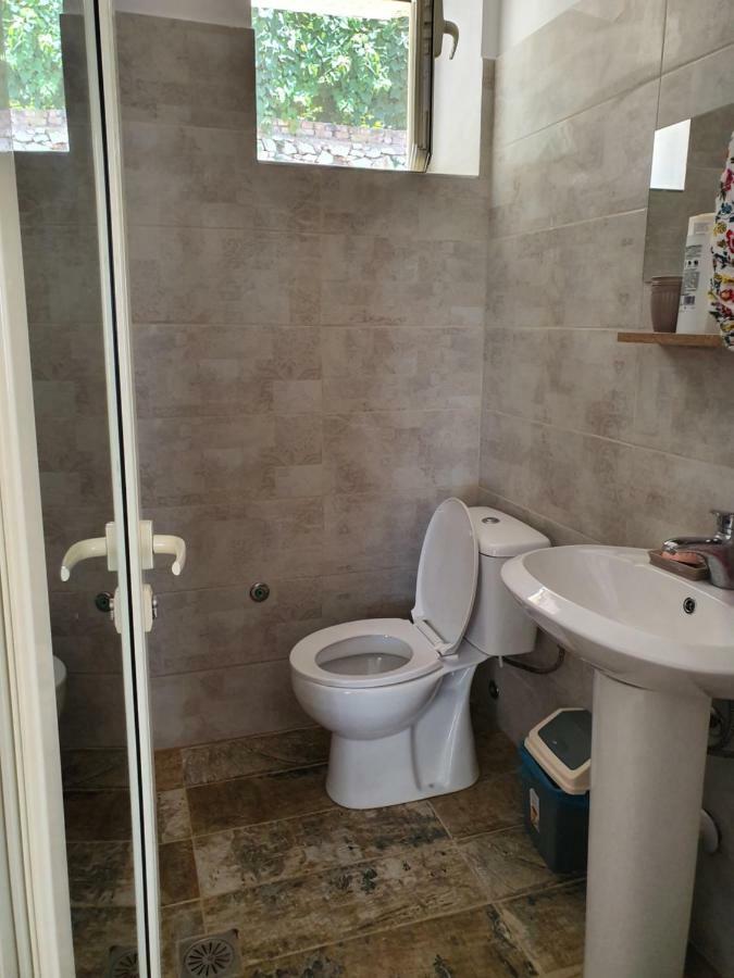 Aira Apartment Himare Ngoại thất bức ảnh